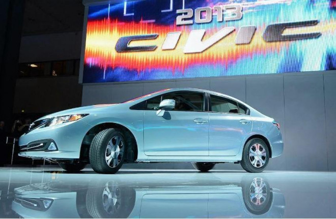 Honda Civic Hybrid 2013 với giá trung bình 9.807 đô la (tương đương 230 triệu đồng). Ảnh: Motorbiscuit.