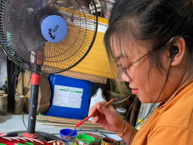 Bạn trẻ - Cuộc sống - Giữ hồn cho những chiếc lồng đèn truyền thống