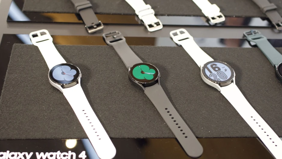Đồng hồ thông minh Galaxy Watch 4 Series.