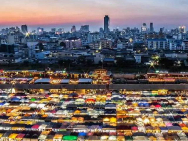 Du lịch - 8 chợ đêm không thể bỏ qua ở Bangkok cho tín đồ ẩm thực và thời trang
