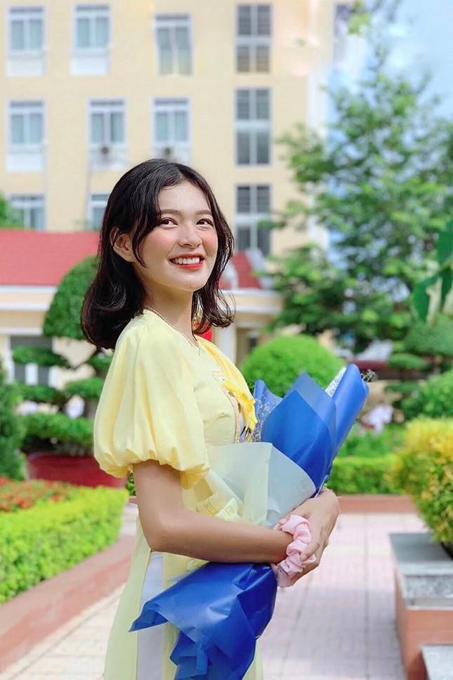 Với Mỹ Tiên, các công tác xã hội giúp Tiên được đến gần hơn, có cơ hội được chia sẻ nhiều hơn với mọi người và có thể hiểu hơn về cuộc sống đầy màu sắc xung quanh.