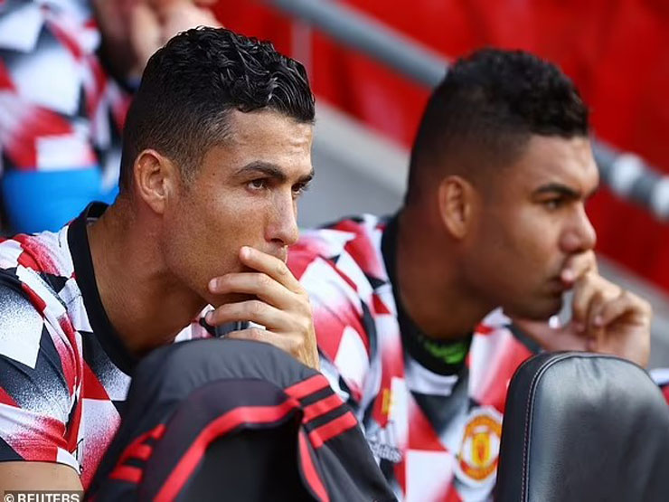 Bóng đá - Ronaldo chấn thương vào sân suýt gây họa cho MU, cặp sao 10 cúp C1 dự bị