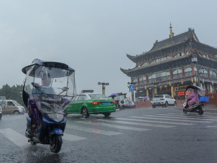 Thế giới - TQ: Mưa lớn sau đợt "thay trời làm mưa" ở Tứ Xuyên, hơn 46.000 người phải sơ tán