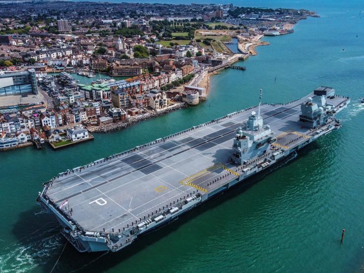 Thế giới - Soái hạm 3,5 tỉ USD của NATO hỏng nặng khi vừa rời cảng để tới Mỹ