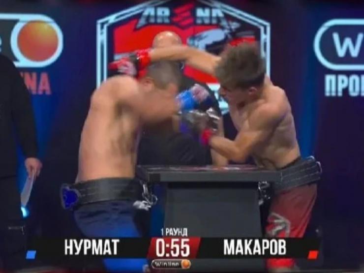 Môn thể thao độc lạ ở Nga: ”Boxing buộc tay” đấm nhau khi xin thua mới dừng