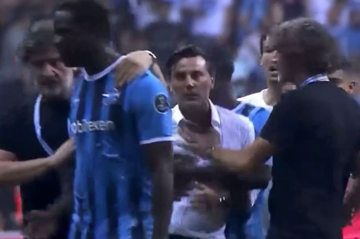 Balotelli lại gây rắc rối khi chọc tức HLV đội nhà