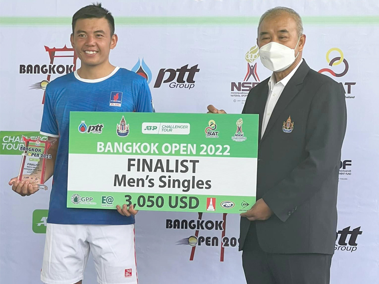 Hoàng Nam nhận giải thưởng cho ngôi&nbsp;á quân&nbsp;Bangkok Open 1