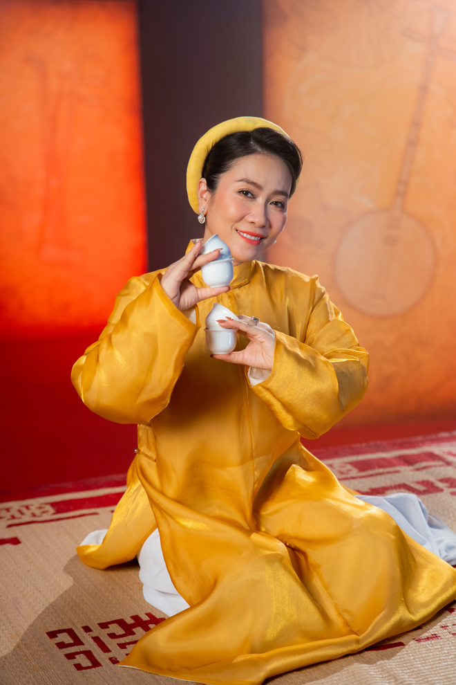 NSƯT Vân Khánh trong hậu trường buổi ghi hình