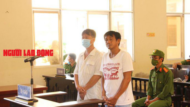 Các bị cáo Ngô Văn Kiến, Ngô Văn Trạng tại phiên tòa phúc thẩm