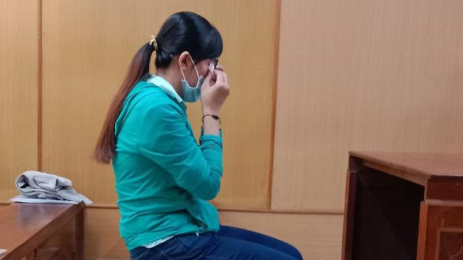 Bị cáo Bùi Thị Thanh Trang lãnh án tù trong nước mắt.