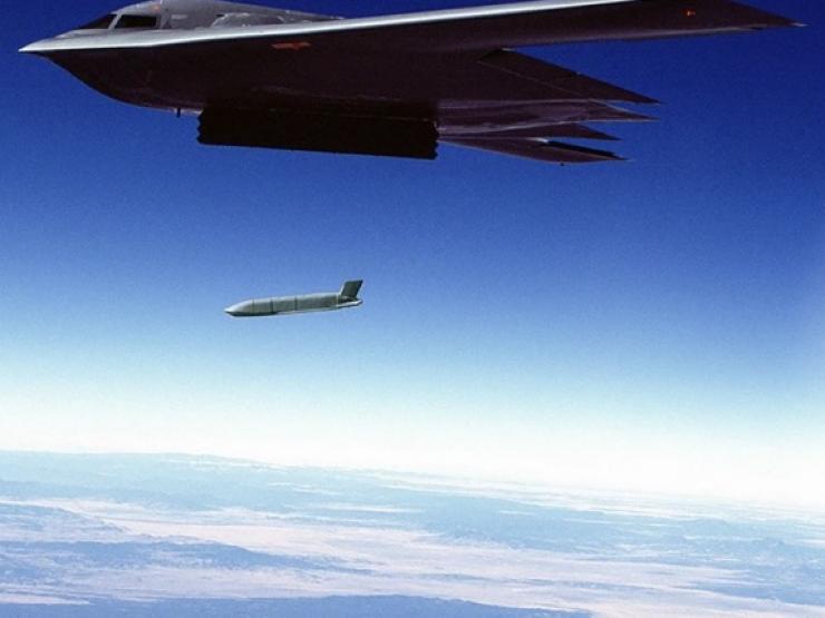 Thế giới - Tên lửa tầm xa phóng từ oanh tạc cơ chiến lược B-2 Mỹ có thể đe dọa tàu chiến TQ