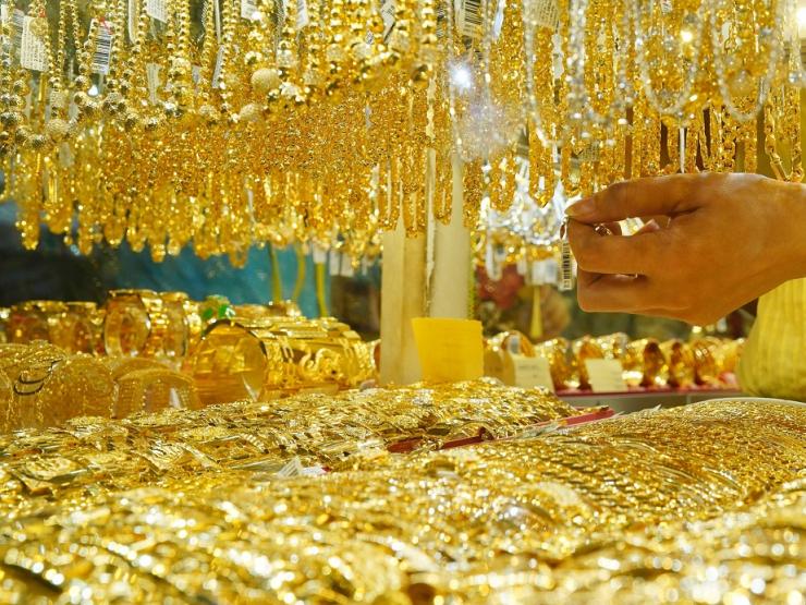 Kinh doanh - Giá vàng hôm nay 30/8: Đột ngột tăng tốc sau phiên đầu tuần giảm sâu