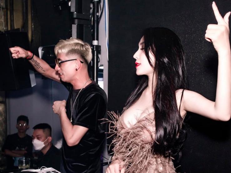 Đời sống Showbiz - Vợ DJ xinh đẹp của Khắc Việt lúc kín đáo, khi táo bạo hết nấc, “hoa khôi DJ Đà Nẵng” thì sao?