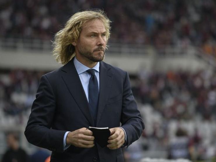 Bóng đá - Sếp lớn Juventus Nedved "thác loạn" 3 mỹ nữ gây sốc, fan mỉa mai Pogba bị lu mờ