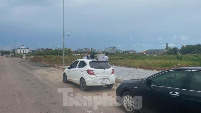 Nếu so với đỉnh điểm tháng 3 và tháng 4 thì giá đất đang đi ngang, một số nơi có dấu hiệu manh nha cắt lỗ.