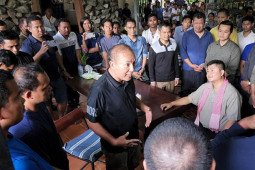 Hơn 15.000 người tụ tập tránh "ngày tận thế" ở Campuchia: Chính quyền ra tối hậu thư