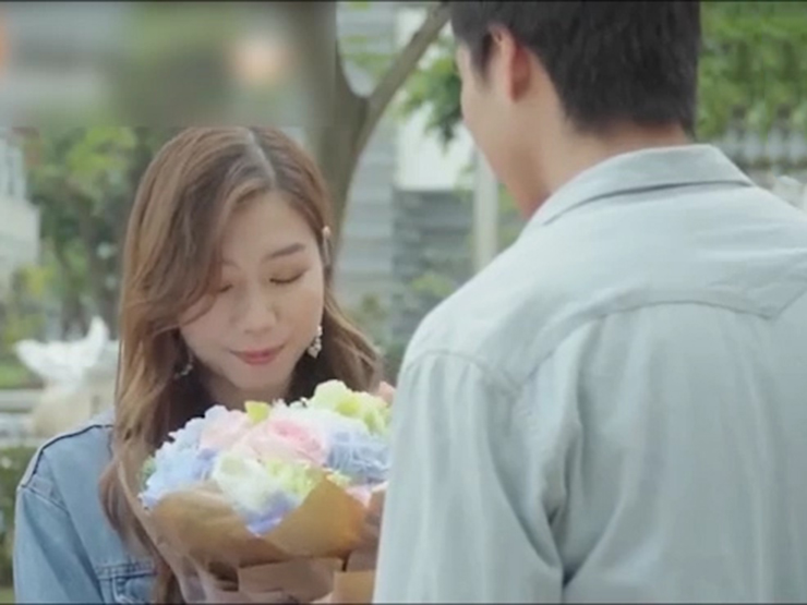 Clip hài hước - "Nhỡ mồm" trong ngày lễ, chàng trai "ôm hận" cả một đời