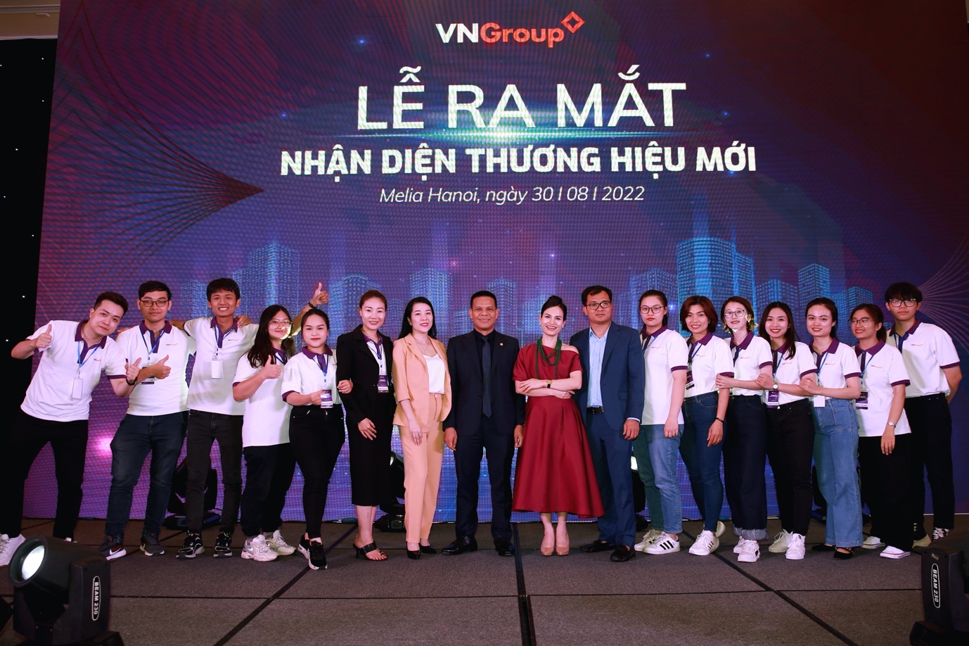 Cán bộ nhân viên VNGroup chung vui cùng sự kiện ra mắt nhận diện thương hiệu mới