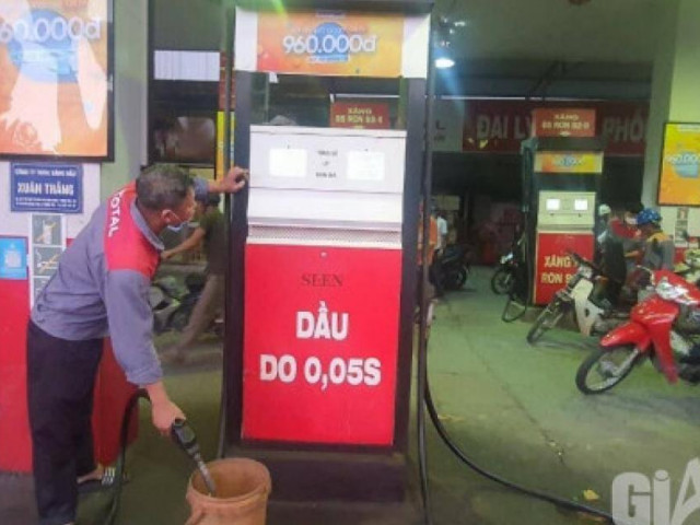 Thị trường - Tiêu dùng - “Lạ lùng” thị trường xăng dầu