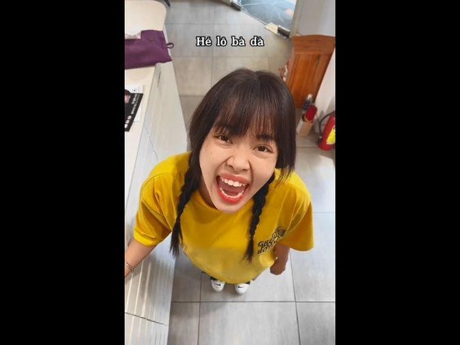 Ảnh cắt từ video gốc tạo ra trend "Bất ngờ chưa bà già".