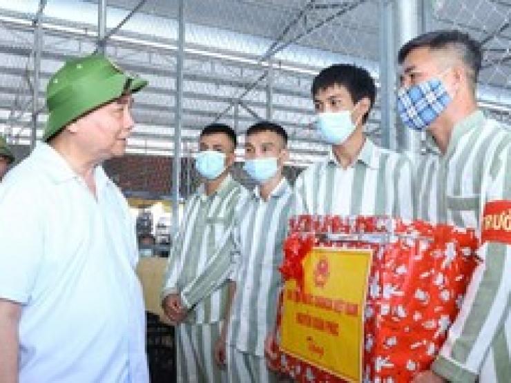 Tin tức trong ngày - Tin tức 24h qua: Chủ tịch nước đặc xá cho 2.434 phạm nhân