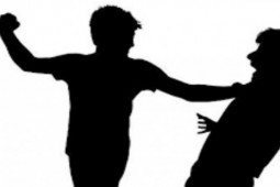 Pháp luật - Đà Nẵng: Đi họp lớp, 2 thanh niên đánh bạn học nứt sọ