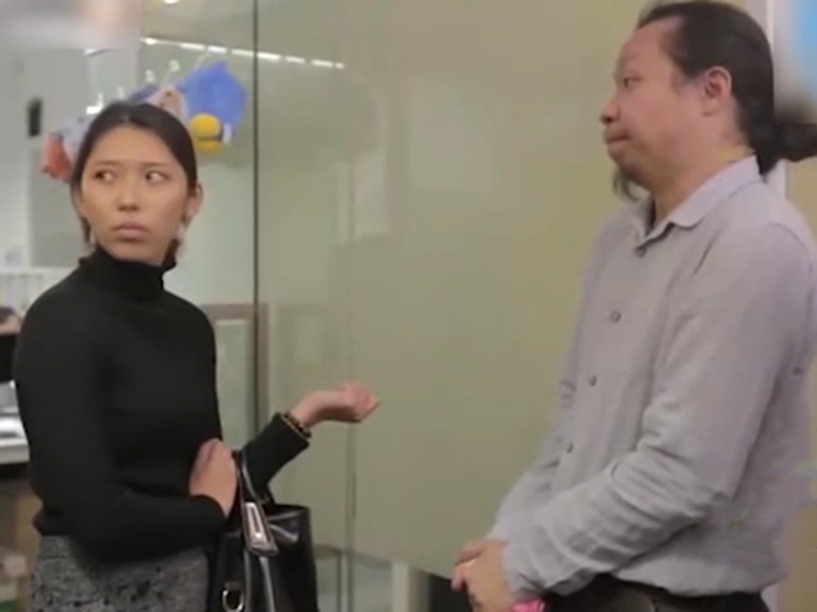 Clip hài hước - Nhân viên "cứu sếp" kịp thời để rồi nhận ra mình đã bị vợ"cắm sừng"