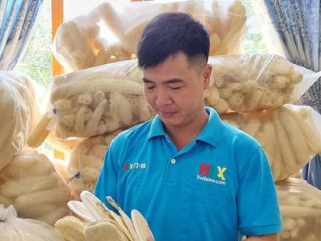 Bạn trẻ - Cuộc sống - Nghỉ việc ngân hàng lương cao, chàng trai Bắc Ninh biến xơ mướp thành sản phẩm xuất khẩu nghìn đô