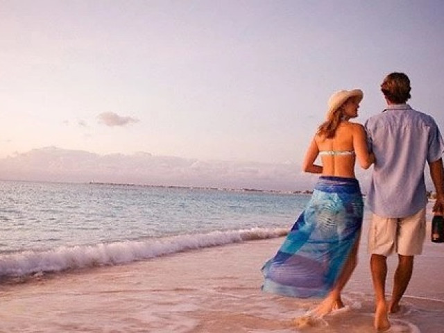 Bạn trẻ - Cuộc sống - Chồng từ chối đi về quê ngoại dịp nghỉ nhưng lại đi công tác đột xuất, vợ choáng váng khi biết sự thật