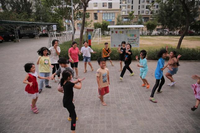 Và tham gia các hoạt động ngoài trời, các buổi sinh hoạt....