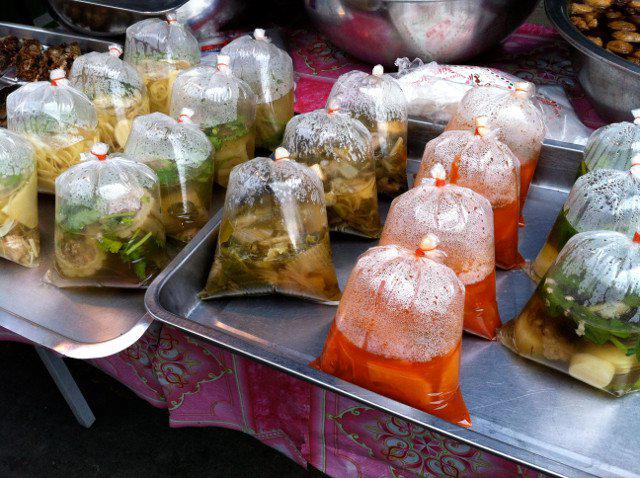 Thực hư việc bỏ rau trong túi nilon cho vào tủ lạnh không những độc hại mà còn gây ung thư? 3 loại thực phẩm không khuyến khích để trong tủ lạnh - 3