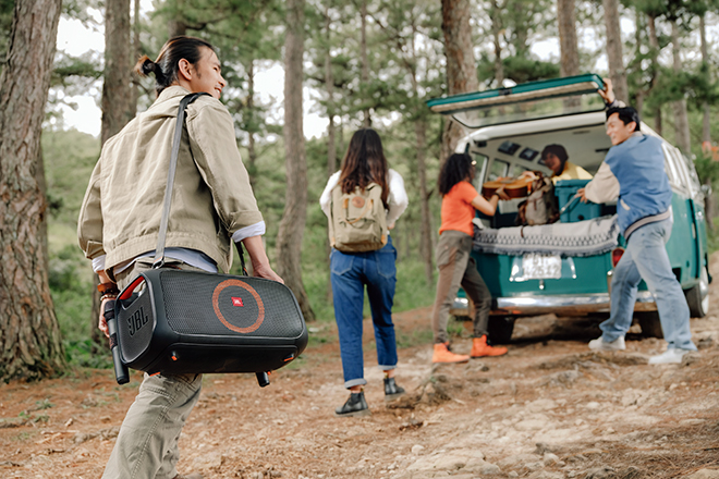 Hát thoả thích cùng 2 mic tặng kèm