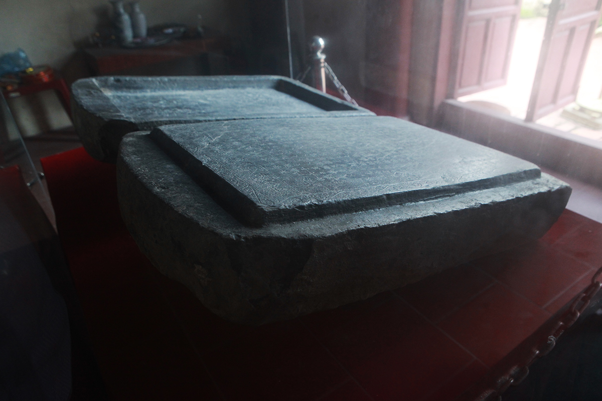 Bà Phan Thị Đan (66 tuổi), vợ ông Hà Thanh Duy (Trưởng thôn Đồi Cốc) cho biết, đến nay vừa tròn 22 năm, nhân dân thôn Cốc phát hiện và giữ gìn bia hộp đá tại đình của thôn và nay là tại đền thờ Trạng nguyên Giáp Hải cùng thân phụ của ông.