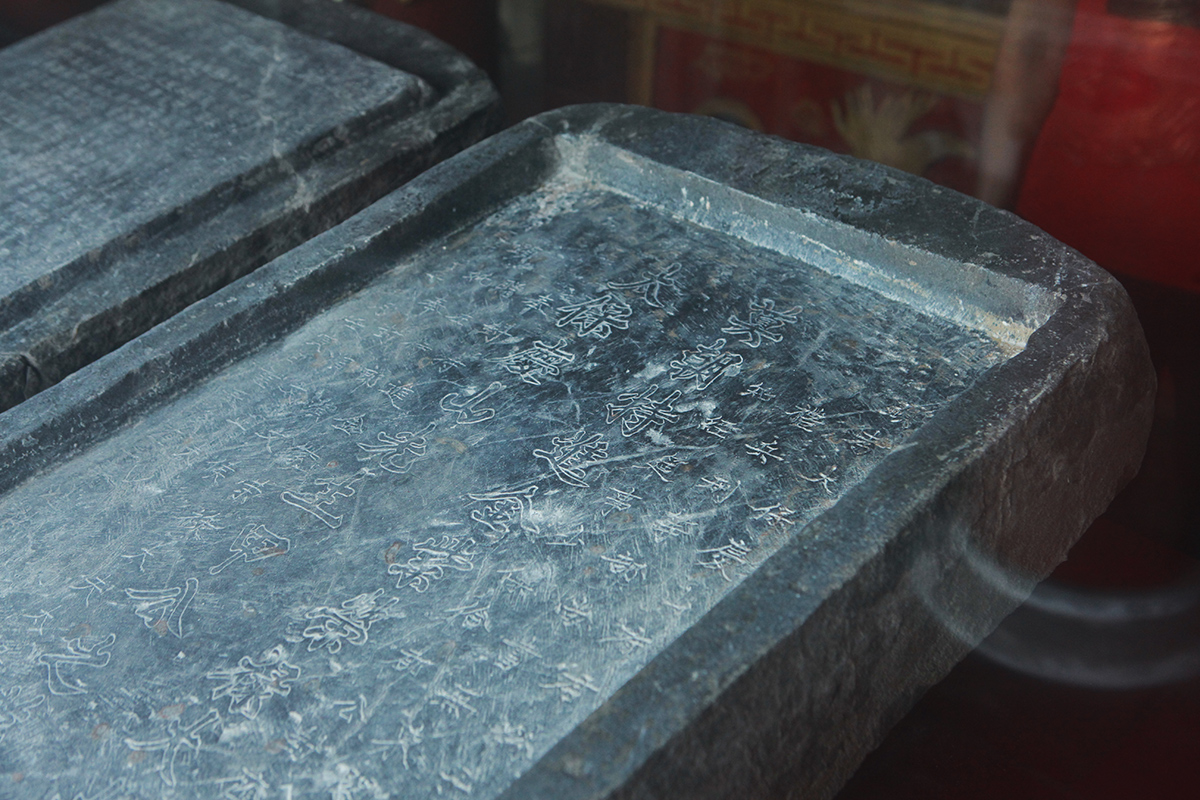 “Mắt thần” giám sát cuốn "sách đá" từ thời Mạc - 10