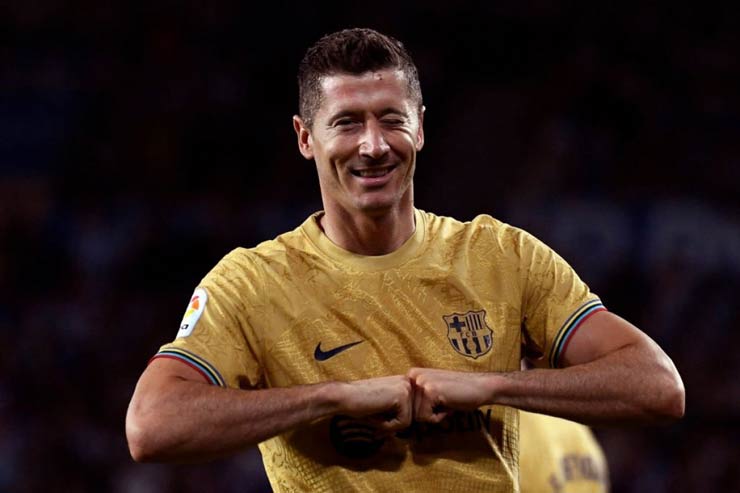 Lewandowski sang Barca sau khi chia tay Bayern Munich