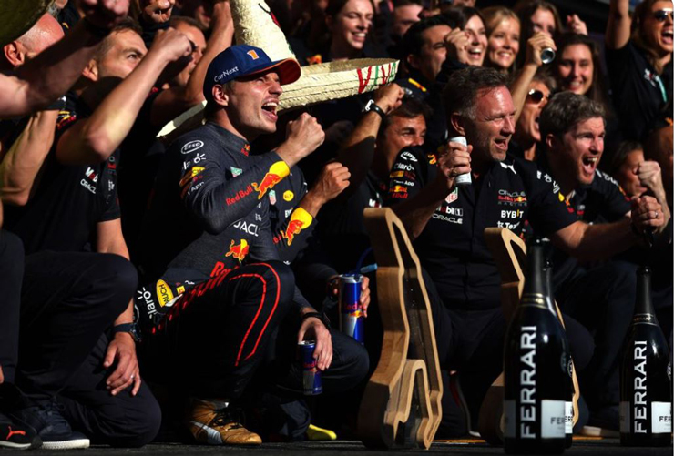 Verstappen và Red Bull là không thể ngăn cản!