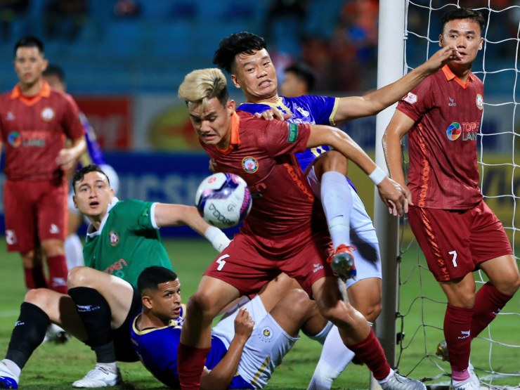 Video bóng đá Hà Nội - Bình Định: Văn Lâm tái xuất như mơ, hat-trick & 2 thẻ đỏ (Vòng 15 V-League)
