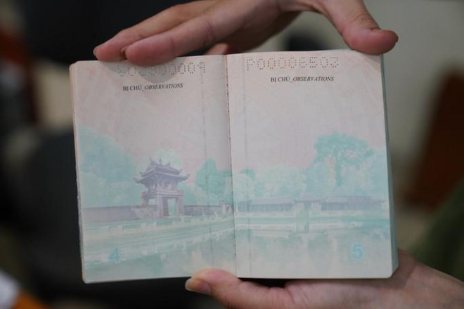 Phần bị chú trong hộ chiếu mẫu mới của Việt Nam - Ảnh: Nguyễn Hưởng