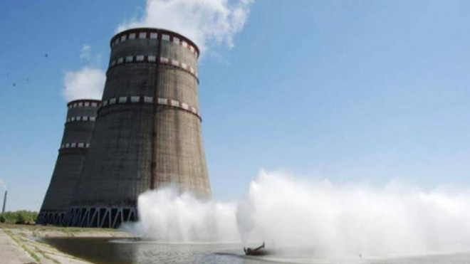 Các tháp làm mát của nhà máy điện hạt nhân lớn nhất châu Âu Zaporozhye