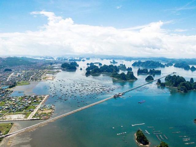 Bãi biển nào ở Quảng Ninh được mệnh danh 'trữ tình nhất Việt Nam'?