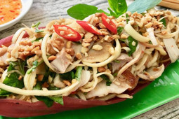 Thị trường - Tiêu dùng - Món "nhà nghèo" nay thành đặc sản trong nhà hàng, hái bán thu tiền mỏi tay