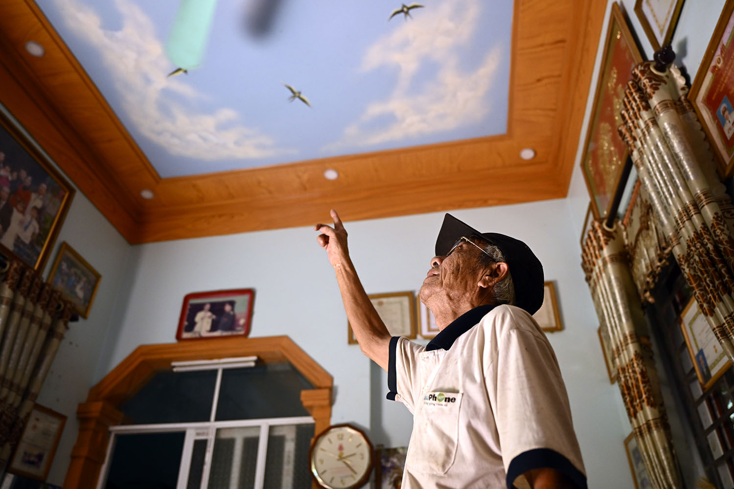 Dù đã trải qua hơn 5 năm làm ao trên nóc nhà nhưng ông cho hay, trần nhà chưa có dấu hiệu của việc thấm dột