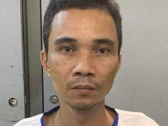 Pháp luật - Hung hãn cầm xiên thịt đuổi hàng xóm, đâm công an