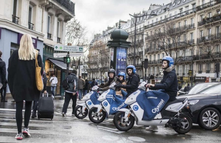 Thủ đô Pháp thu phí 70.000 đồng/giờ đỗ xe máy tại trung tâm - 1