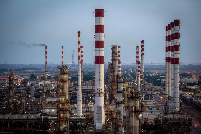 Theo con số thống kê, cho đến nay,
Anh chỉ nhập khẩu 4% khí đốt từ Nga và đặt cược lớn vào nguồn cung
cấp LNG. Tuy nhiên, hiện tại thị trường thế giới đang diễn ra theo
chiều hướng không có lợi cho London.