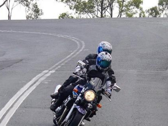 Thế giới xe - Sử dụng phanh khi đổ đèo sao cho an toàn?