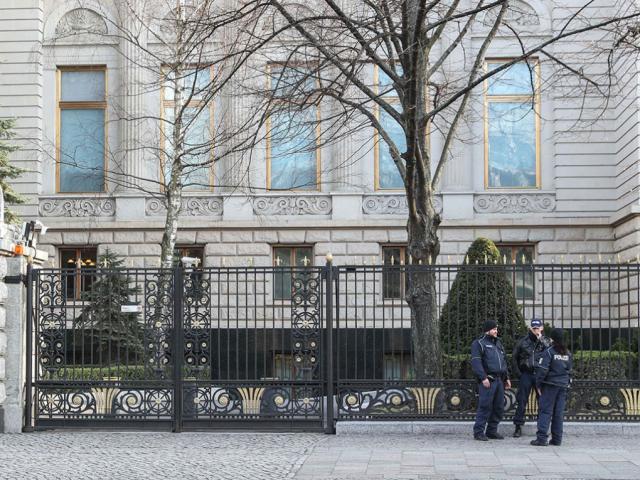 Nhà ngoại giao chết bên ngoài đại sứ quán Nga tại Đức là mật vụ Moscow phái tới?