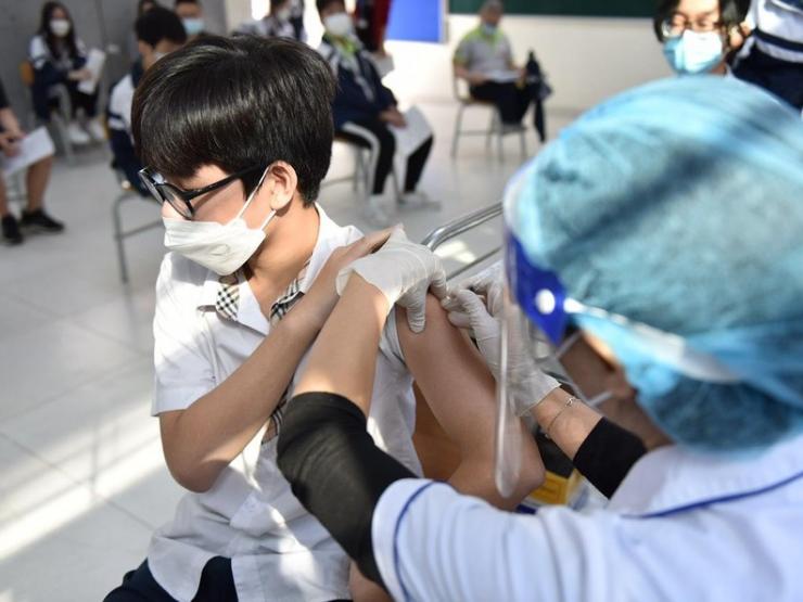 Tin tức trong ngày - Tin tức 24h qua: Không cho con tiêm vắc-xin Covid-19, phụ huynh bị lập biên bản