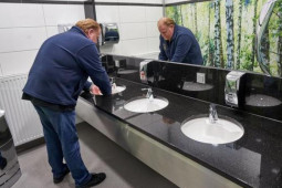 Kinh doanh - Người phụ nữ kinh doanh toilet công cộng có thu nhập hàng chục tỷ