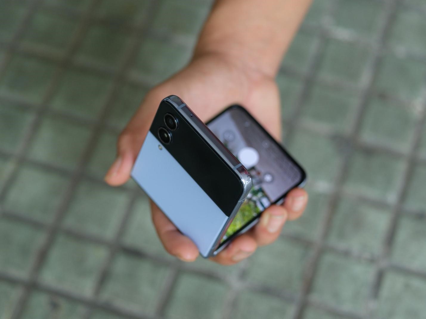 Giới công nghệ nhận định Galaxy Z chắc chắn thay đổi bộ mặt ngành di động với Flex Mode - 4